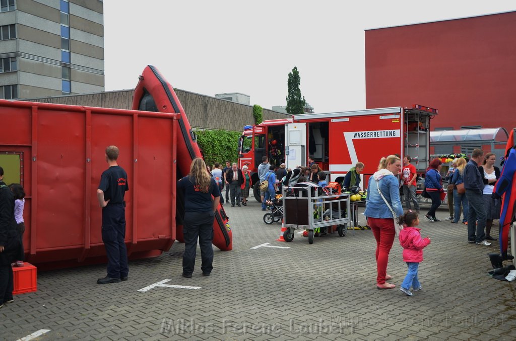 Tag der Offenen Tuer BF Koeln Weidenpesch Scheibenstr P751.JPG